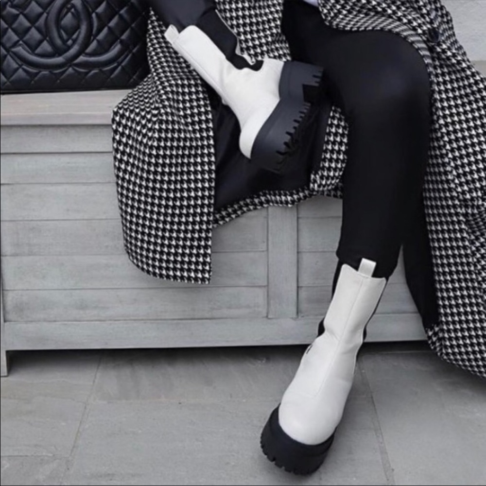 H&M White Platform Chelsea Boots-Blogger Fav, Sz 7